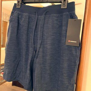 Lululemon Mens T.H.E. Short 9" Liner Size M Navy